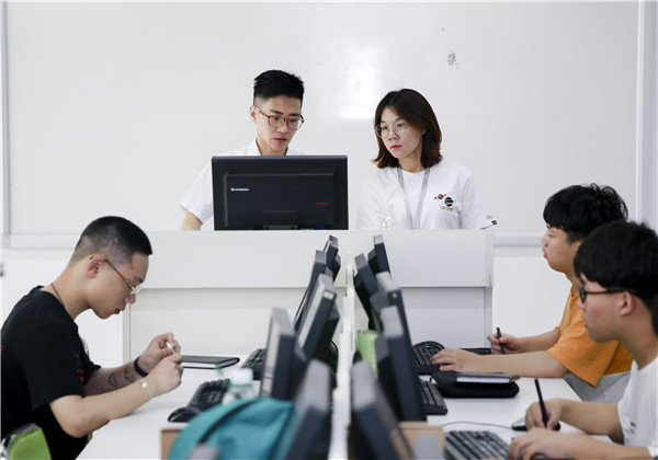 女孩子讀什么技校好？
