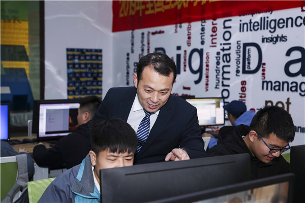 男生學(xué)什么IT<a href=http://njxh.cn target=_blank class=infotextkey>專業(yè)</a>好，自學(xué)or培訓(xùn)？