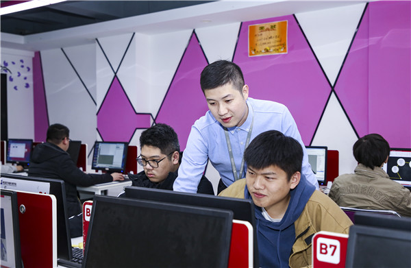 初中畢業(yè)學(xué)影視動畫好學(xué)么，好就業(yè)么？
