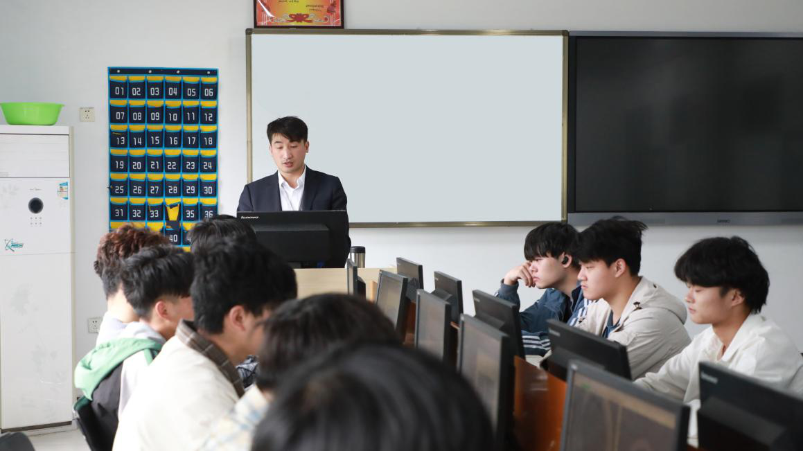 這個動漫火了！揭秘《新華小趣事》創(chuàng)作團(tuán)隊背后的故事！