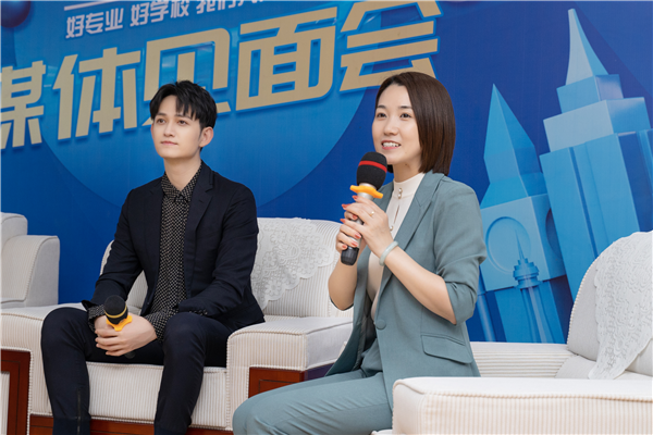 馬可來新華重拾校園生活，青春“競”是精彩！