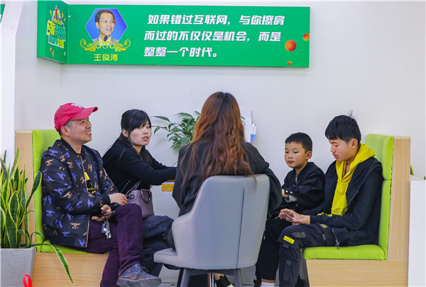 南京新華五一試學(xué)體驗(yàn)周火爆開(kāi)啟！