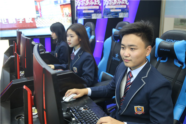 中考之后，如何選擇電競<a href=http://njxh.cn target=_blank class=infotextkey>專業(yè)</a>學校？