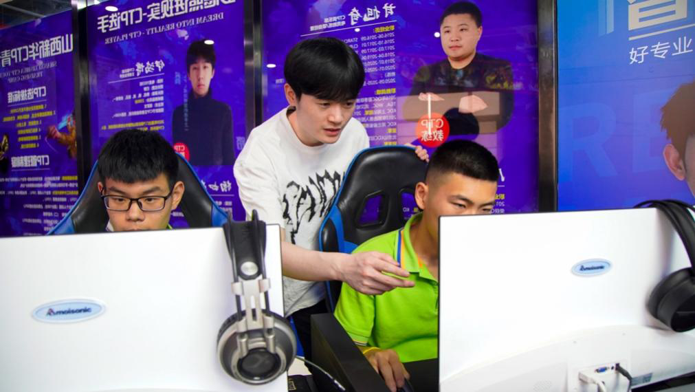 傳遞向上力量！新華電腦學?！独蠋焷砹恕?月繼續(xù)開講！