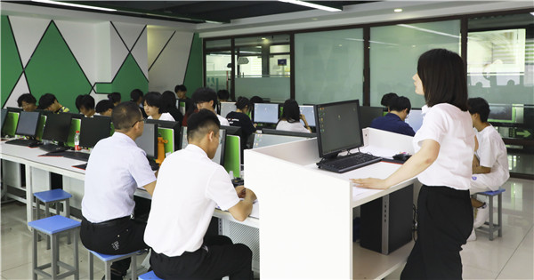 南京新華結(jié)課答辯|你們的成長，我們來見證！