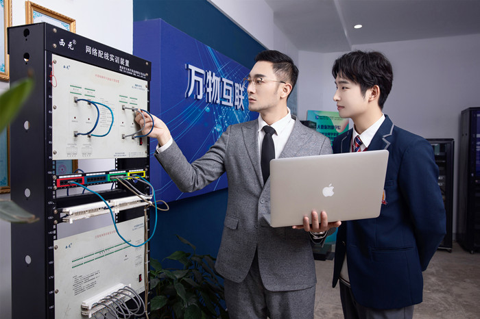 就業(yè)寒潮來(lái)襲，新華這類人才卻被市場(chǎng)熱搶！