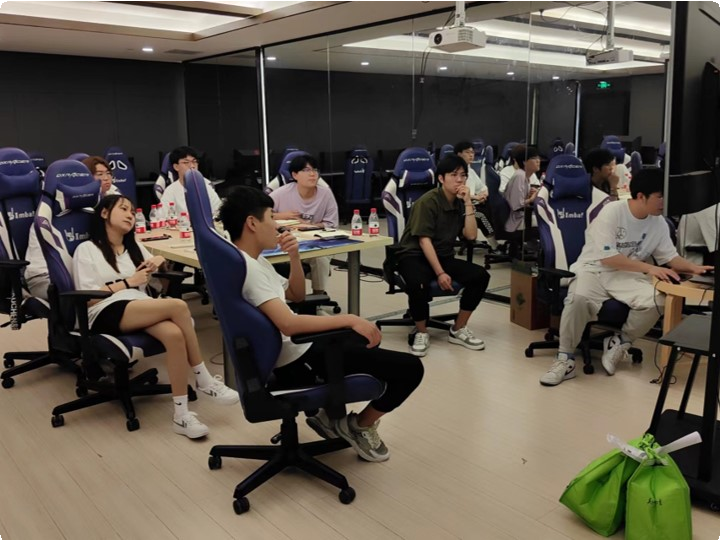 “玩轉熱愛，競無止境”|新華互聯(lián)網(wǎng)科技2022電競青訓營正式開營！