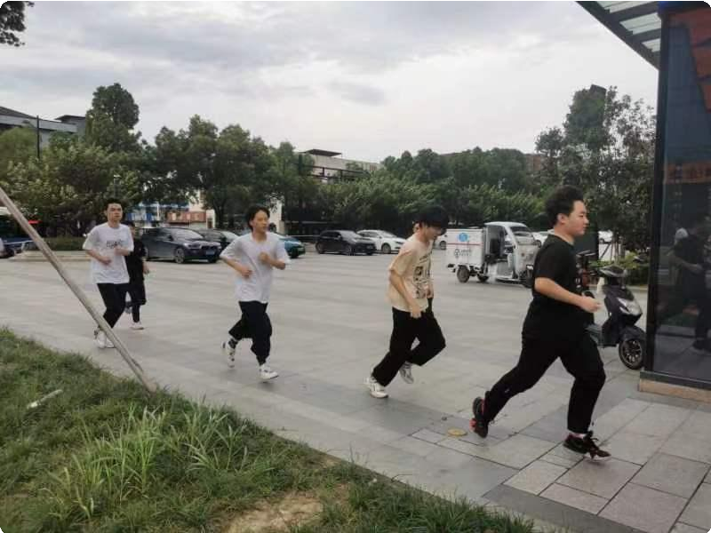 “玩轉熱愛，競無止境”|新華互聯(lián)網(wǎng)科技2022電競青訓營正式開營！
