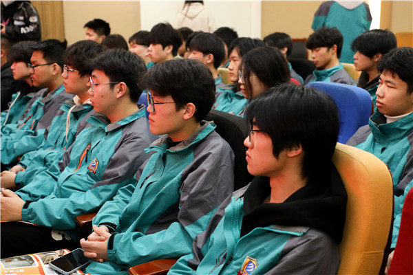 家校同心，共育英才| 南京新華3ds max階段課程結(jié)課答辯分享會暨家長見證會