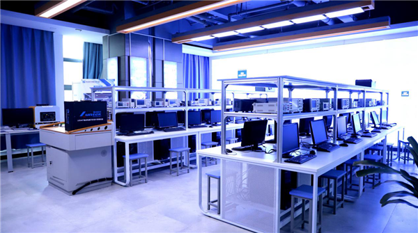 南京新華電腦專修學(xué)校智能芯片封裝與檢測新<a href=http://njxh.cn target=_blank class=infotextkey>專業(yè)</a>正式發(fā)布！