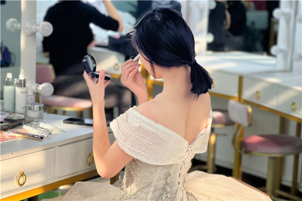 初<a href=http://njxh.cn target=_blank class=infotextkey>高中</a>女生選什么<a href=http://njxh.cn target=_blank class=infotextkey>專業(yè)</a>好？