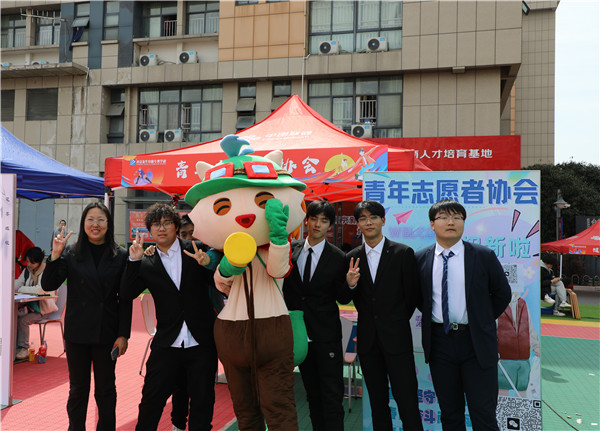 追光有“你”，歡迎“新”上人 南京新華電腦專修學校2024年春季社團招新大會順利收官