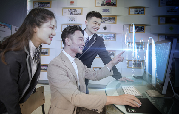 2020年學WEB前端開發(fā)專業(yè)的前景如何？