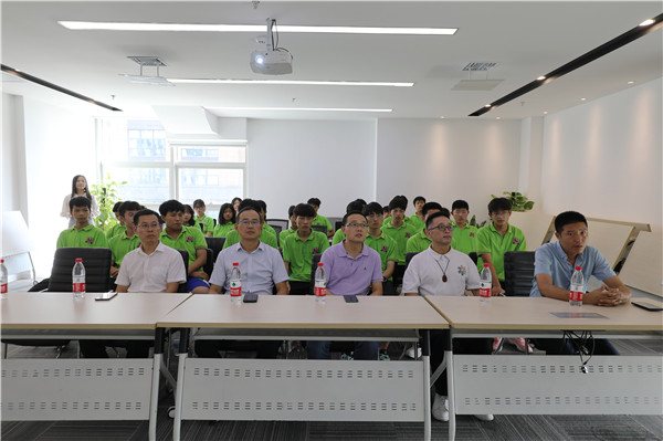 企業(yè)大咖講座|雛鷹展翅，智領(lǐng)未來