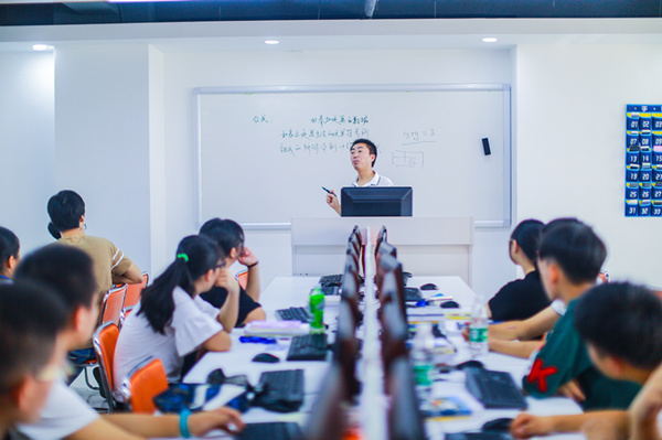女孩子讀什么技校好？