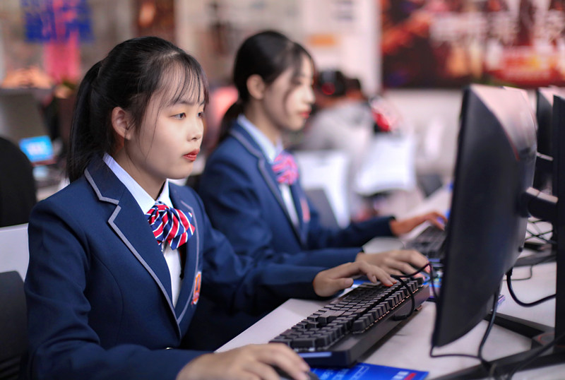 初高中女生學什么專業(yè)好？女生最吃香的互聯網熱門專業(yè)排名出爐！
