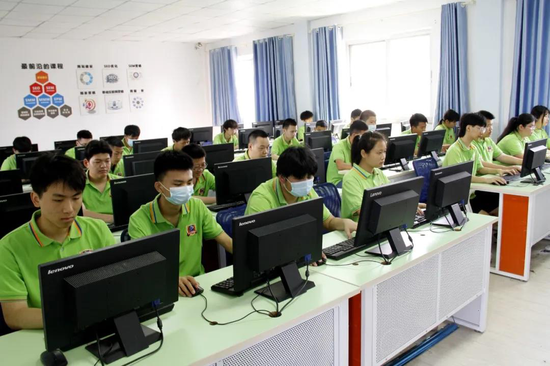 補錄通道 | 南京新華電腦專修學院少量招生補錄中，名額有限，欲報從速！