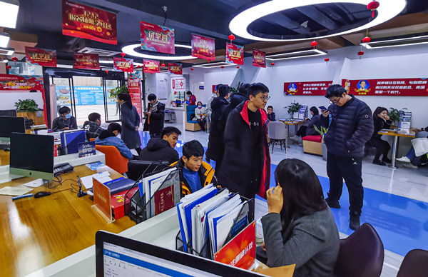 為什么總勸你來校實地考察？好學校不怕比較！